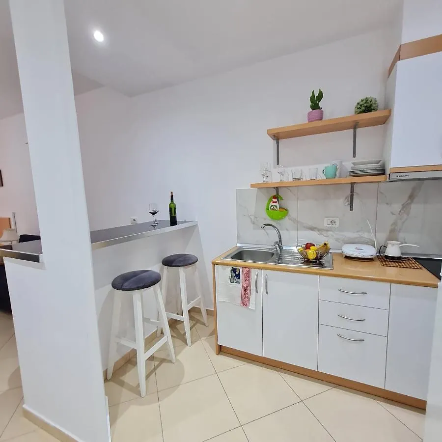 Studio By The Beach - Vlorë Appartamento