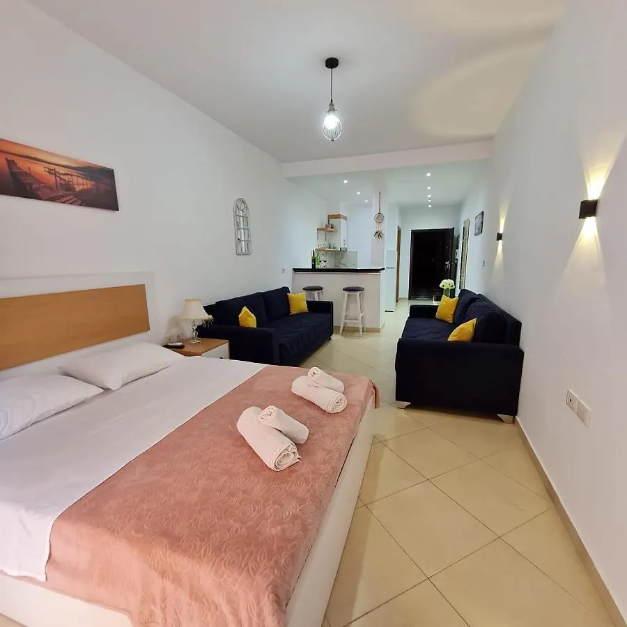 Studio By The Beach - Vlorë Appartamento