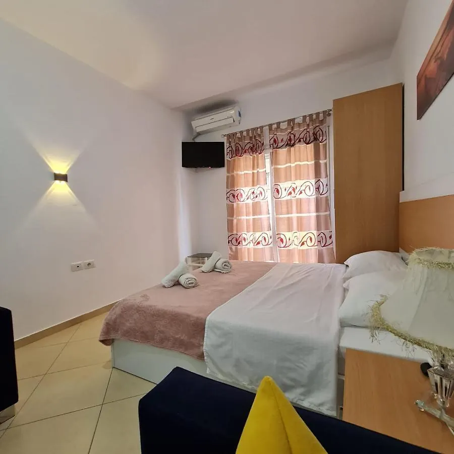 Studio By The Beach - Vlorë Appartamento